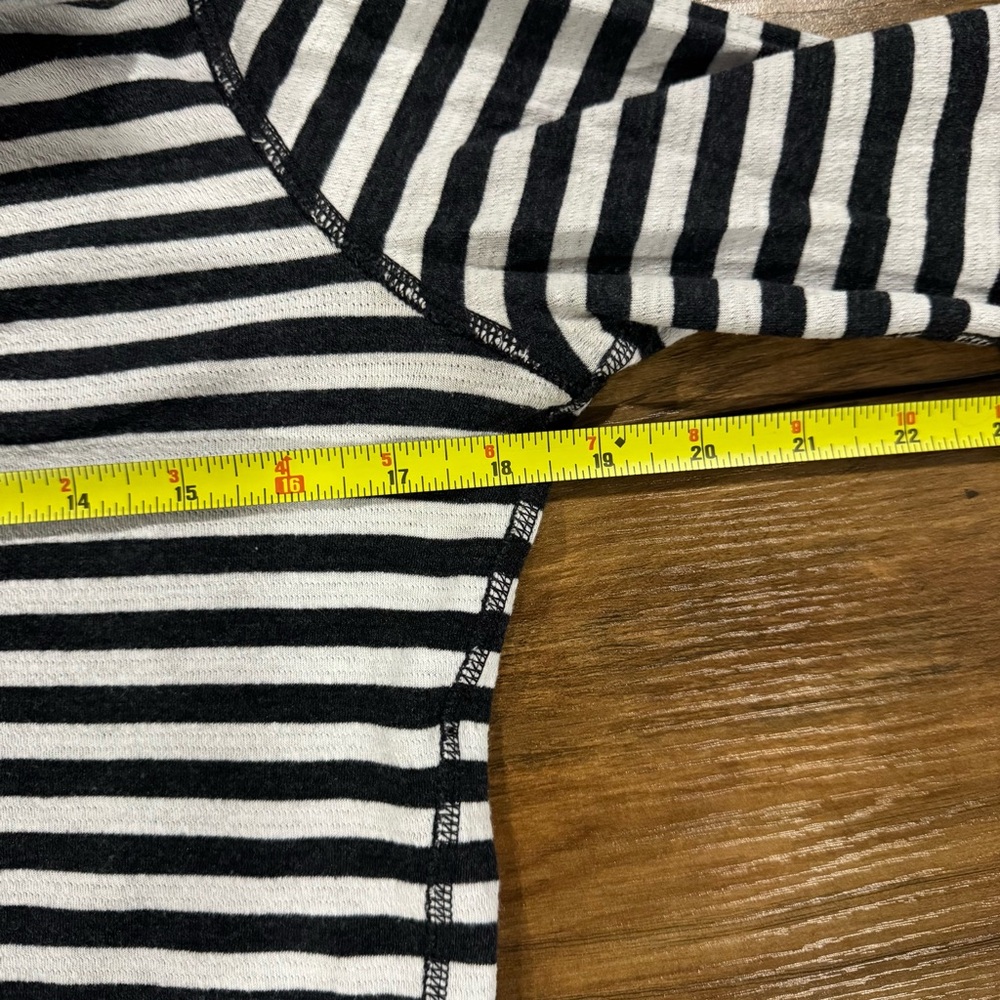 Lululemon In A Cinch Long Sleeve Tee - Picture 11 of 11